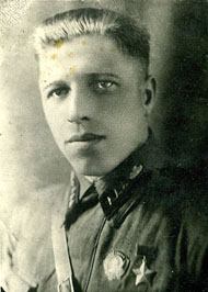 alt=