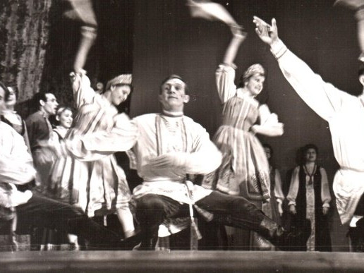 Основан самодеятельный фольклорный ансамбль песни и танца 