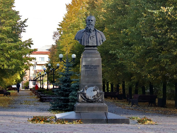 Памятник-бюст Василию Верещагину