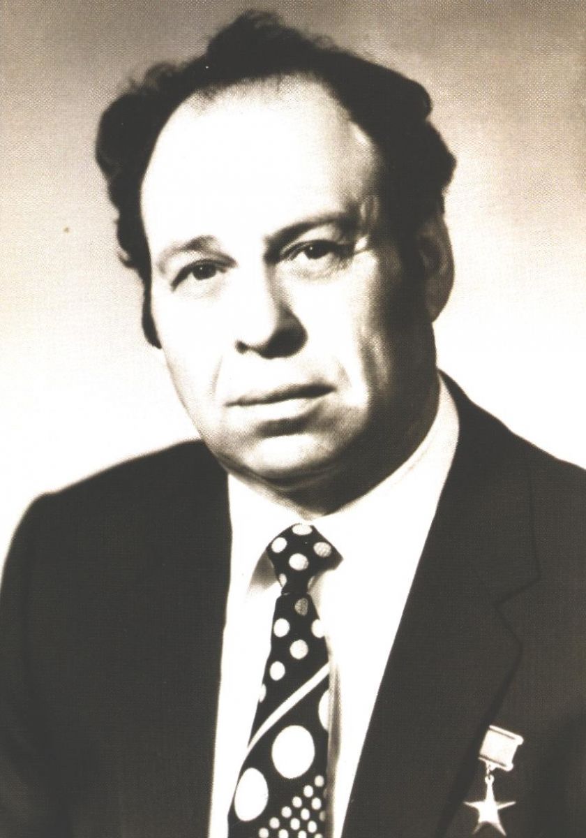 alt=